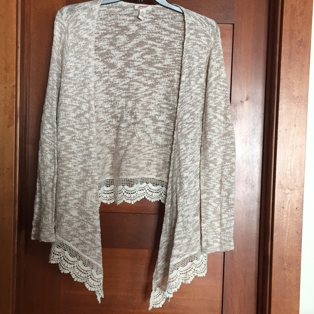 Cardigan with lace trim